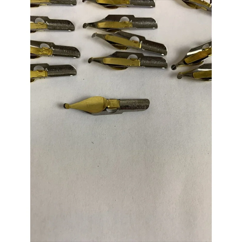 Vintage HUNT SPEEDBALL PENS B-2 Round Calligraphy Pen Ink Nibs Box of 12